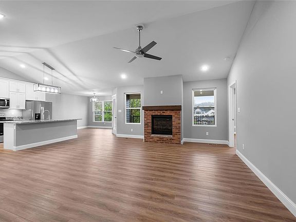 5th image of 10065 Waterford Dr