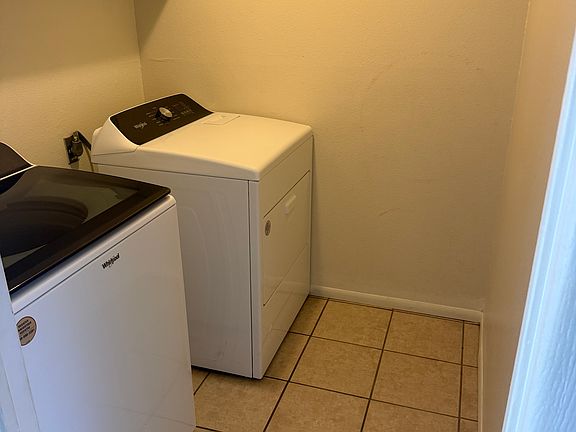3rd image of 2110 Mohawk Rd APT C