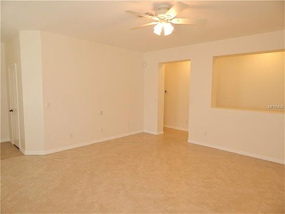 5th image of 27011 Creekbridge Dr