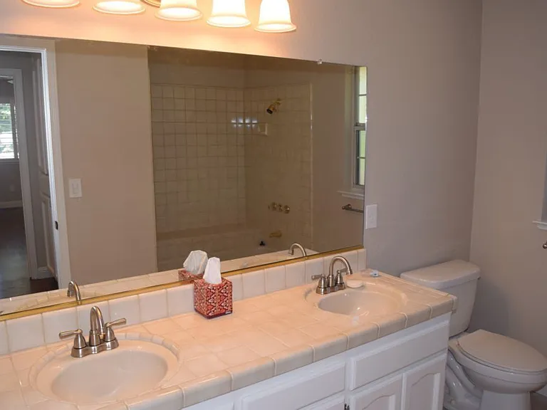 1657 Stone Way — Photo 7