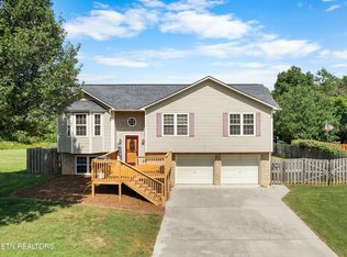 6844 Rambling Brooks Ln, Knoxville, TN 37918
