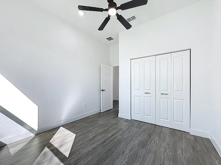 2121 Broad Water Dr — Photo 28