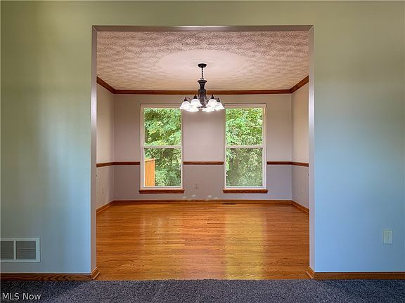 5th image of 4730 Squire Dr