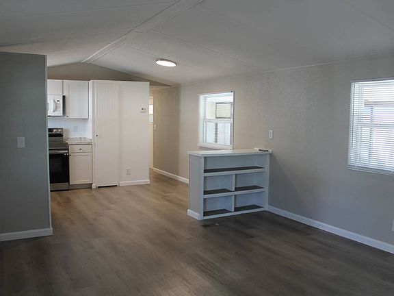 3rd image of 7854 Sunrunner Dr