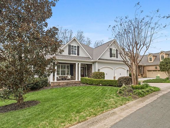 3rd image of 15 Thistle Brook Ct