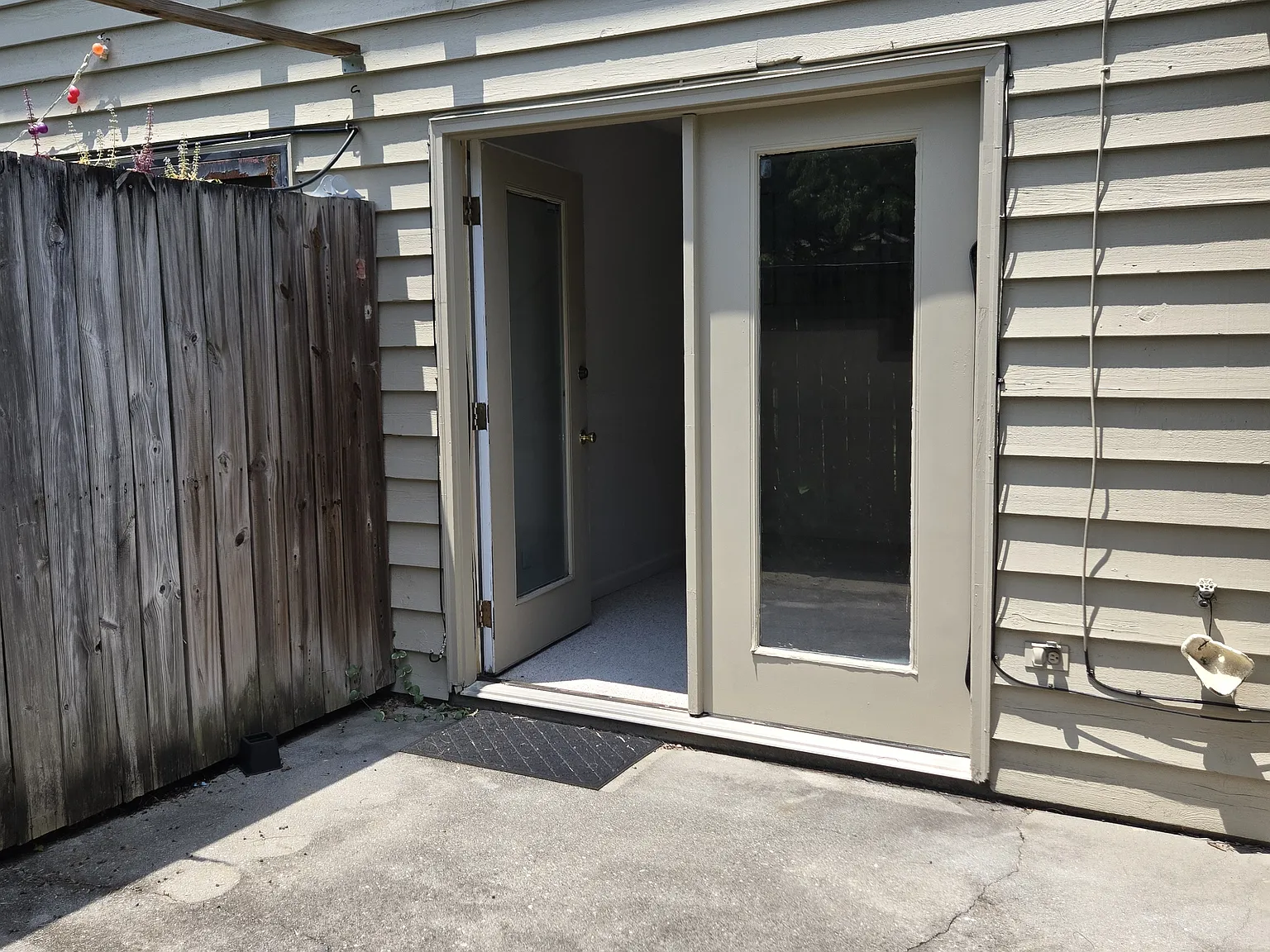 2 bed, 1.5 bath, 1064 sqft, $1,650 — Photo 3