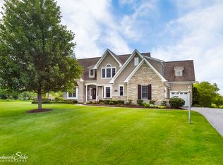 9630 Stonecastle Ln, Crystal Lake, IL 60014