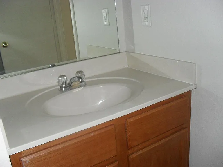 304 Creek St #D — Photo 9