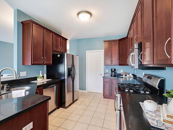 4th image of 10044 Prairie Knoll Ct