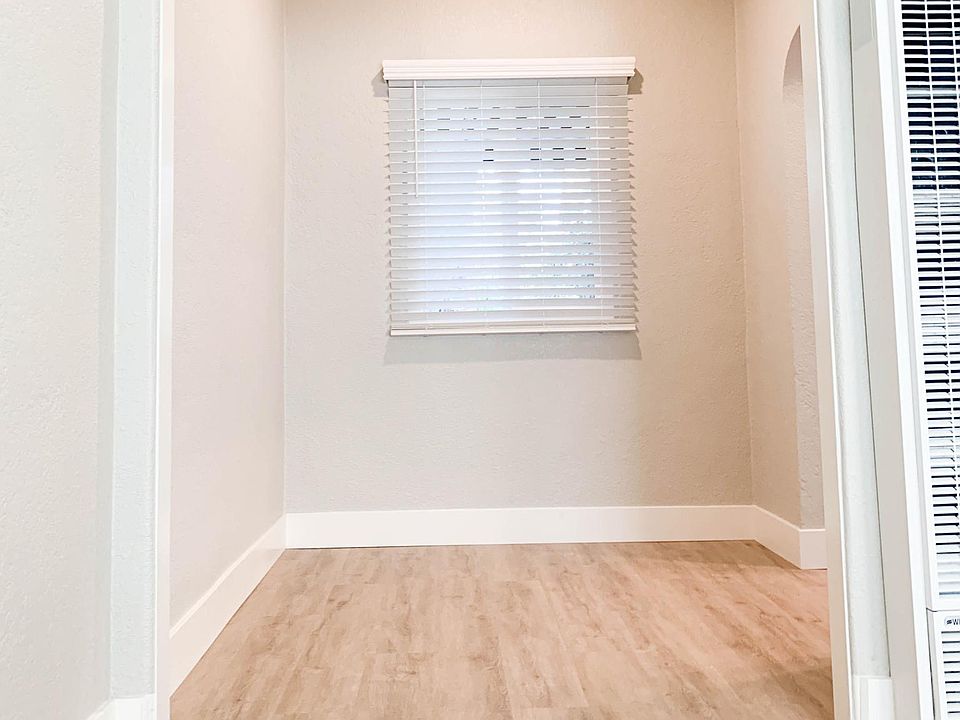 1st image of 3208 30th St