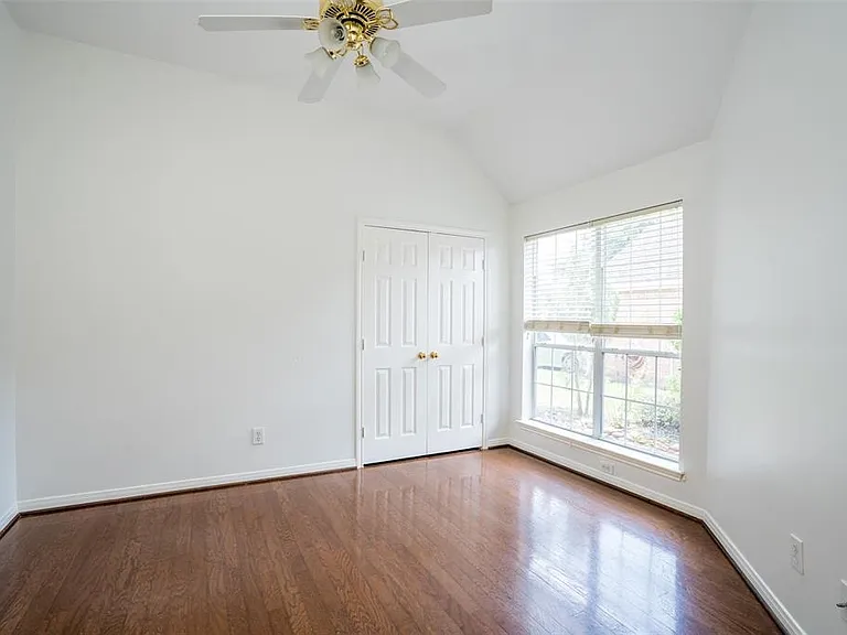 14707 Raven Hollow Ln — Photo 8
