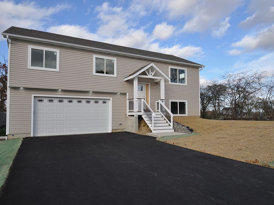 1st image of 301 Buena Ter