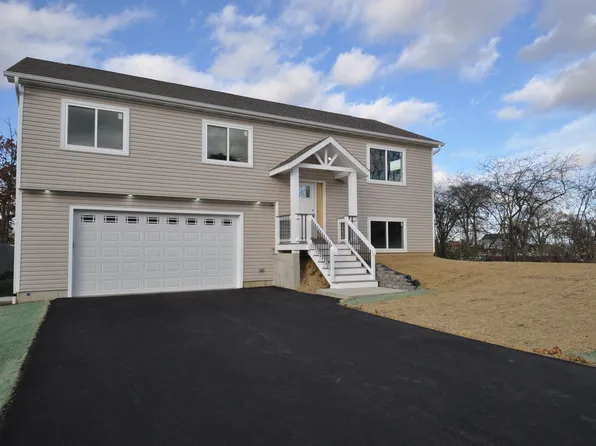 301 Buena Ter, Antioch, IL 60002