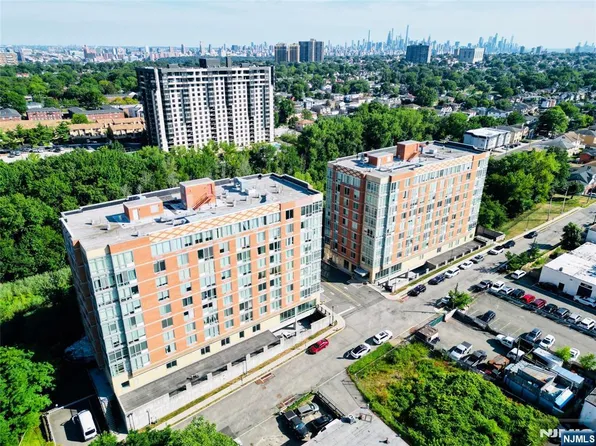 600 12th St APT 807, Palisades Park, NJ 07650