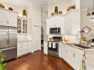 207 Glen Eagle Cir, Naples, FL 34104