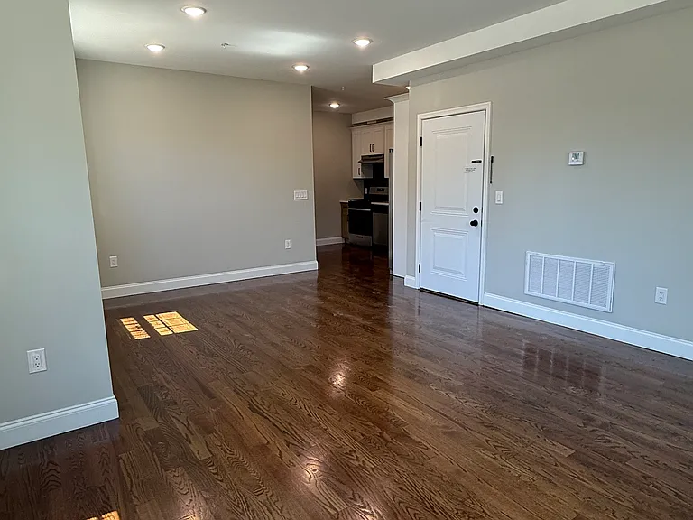 38 Shaw Ave #1 — Photo 3