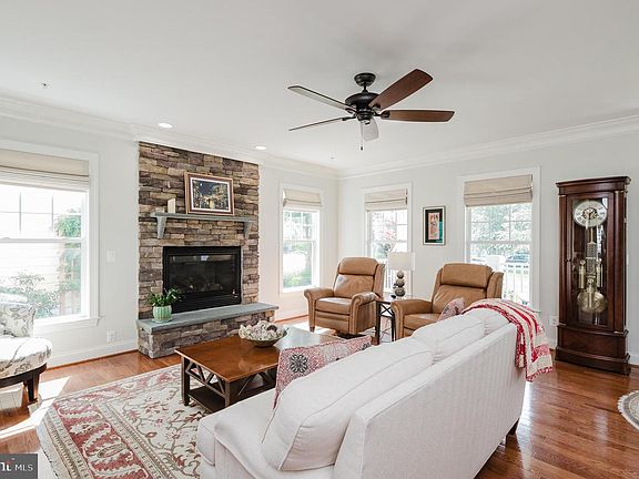 5th image of 207 Thomas White Blvd