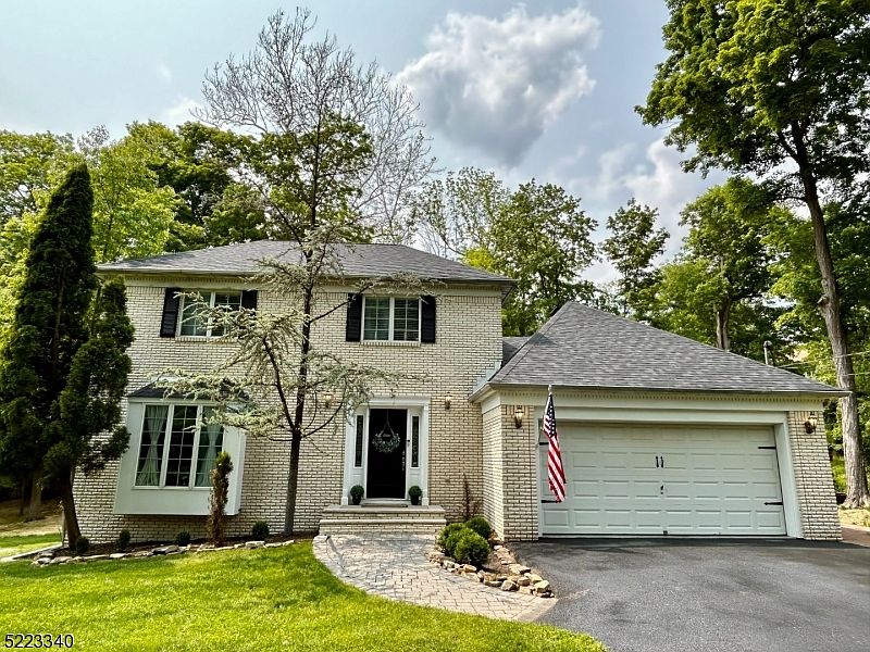 1st image of 7 Pochuck Mtn Dr