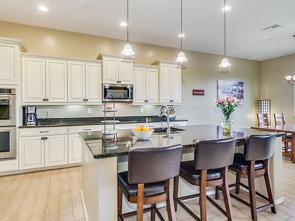 Gourmet Kitchen