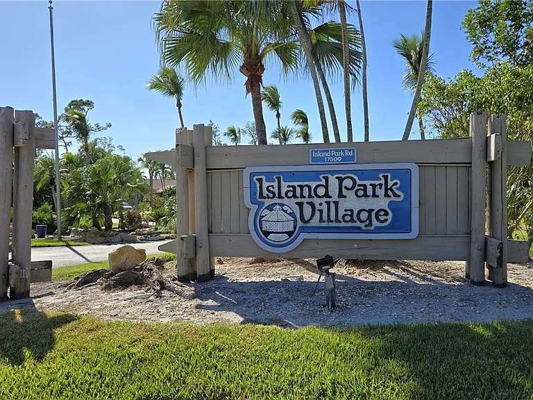 17502 Island Inlet Ct — Photo 26