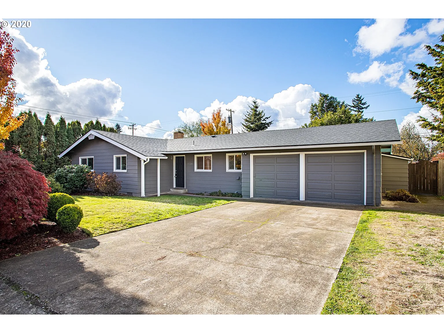 1728 Lake Dr photo 1