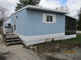 2 Meadowlark Ln, Watertown, WI 53098