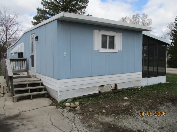 2 Meadowlark Ln, Watertown, WI 53098