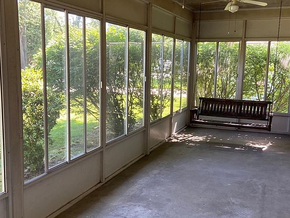 2nd image of 5411 Redwood Ave