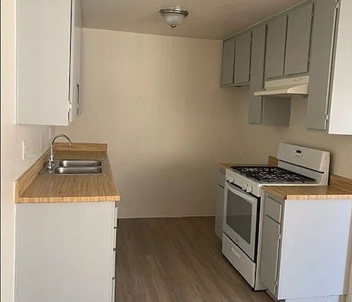 4th image of 9664 Laurel Canyon Blvd