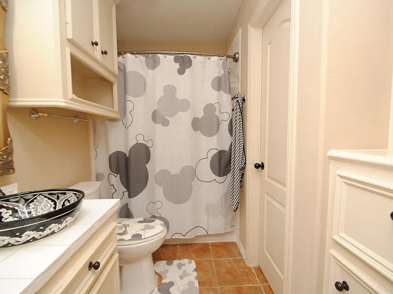 15823 Medina Lake Ln — Photo 29