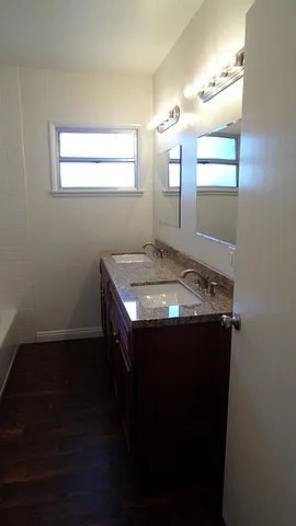 344 N Shattuck Pl — Photo 11