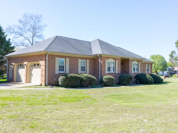 300 Morning Side Dr, Rossville, GA 30741