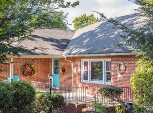 564 River Rd, New Milford, NJ 07646