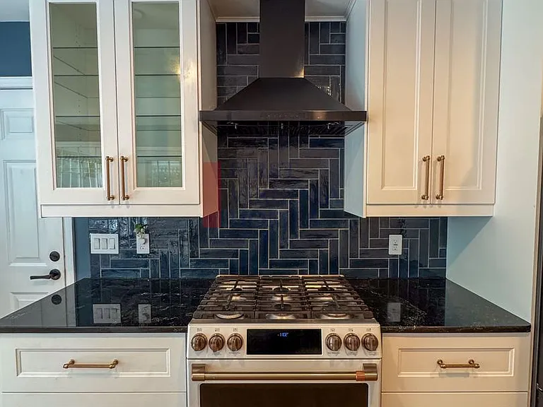 202 Blackthorn Ln — Photo 11