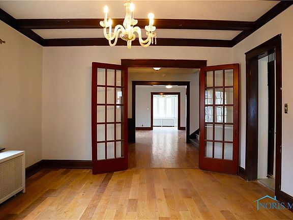 5th image of 2830 Parkwood Ave