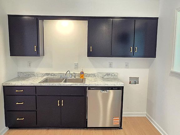 4th image of 8015 Jamesbrook Dr