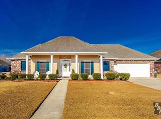 160 Ravensaide Dr, Houma, LA 70360