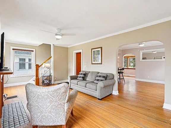 2nd image of 116 E Dunedin Road