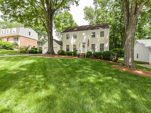 3rd image of 2424 Fernbank Dr