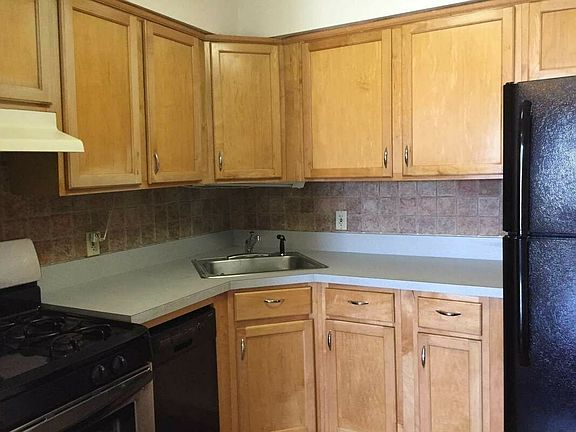 3rd image of 1920 76th St #1