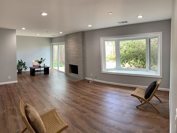 2nd image of 947 Rosette Ct