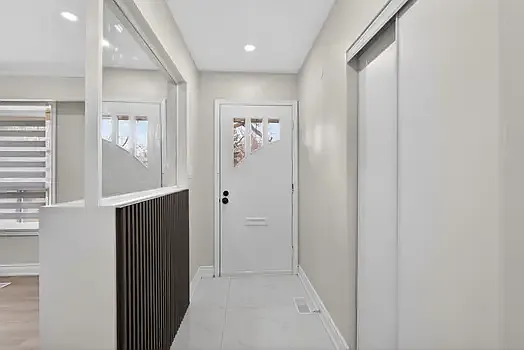 53 Nicklin Cres — Photo 4