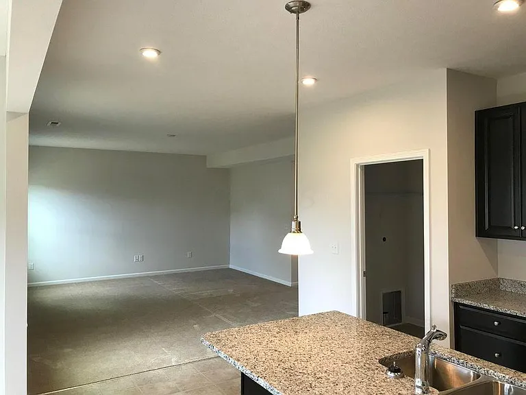 106 Squaregaiter Ln — Photo 6