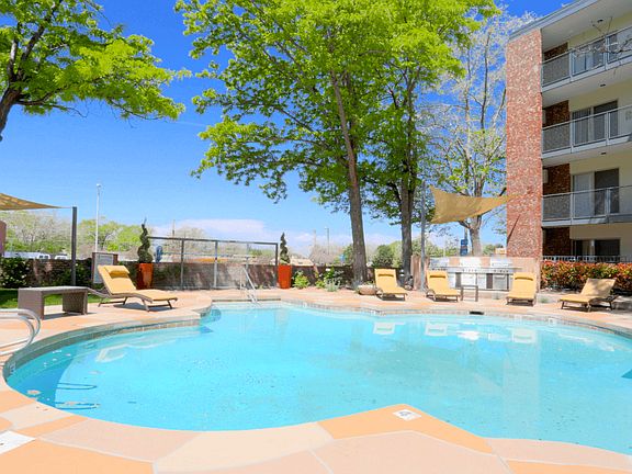 2nd image of 1330 Louisiana Blvd NE APT 409