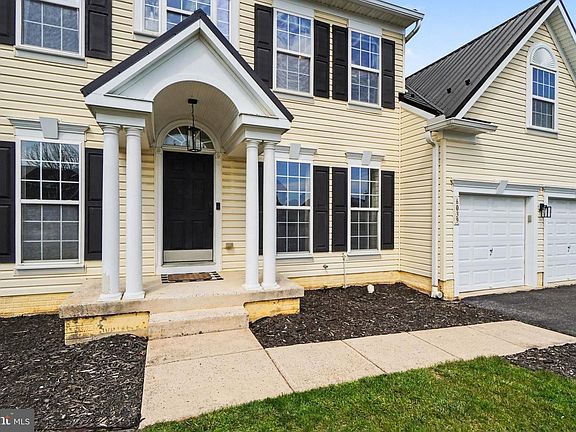 3rd image of 6039 Mountain View Dr