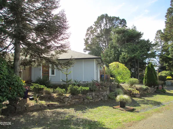 40 Spruce Ct, Depoe Bay, OR 97341