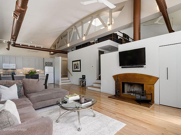 4th image of 5823 N Ravenswood Ave APT 106