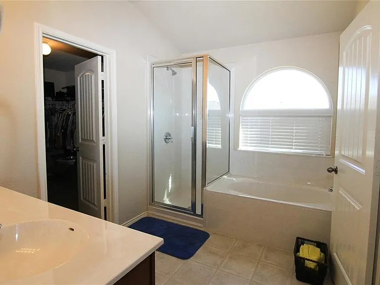 2705 Overton St — Photo 10