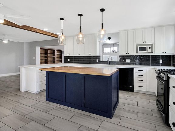 2nd image of 6400 Fm 1105