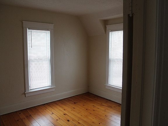 4th image of 506 E Britain Ave